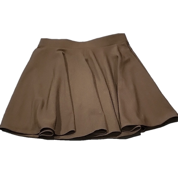 Moxeay Dresses & Skirts - 🖤NWT🖤 Moxeay mini skirt Flutter Size Medium